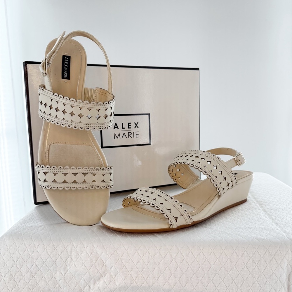 Alex Marie Elsa cloud white Wedge Sandals size 9 women’s - Picture 14 of 14
